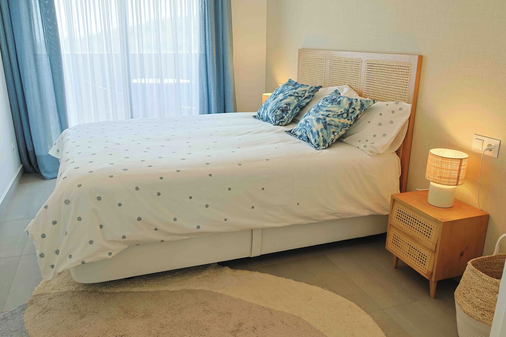 Luxury Apartment - Sea, Mountain, Golf - La Duquesa Manilva