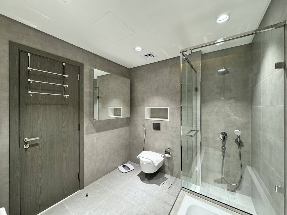 Manzil - 2Br Apt nr Downtown w Lagoon & Burj View