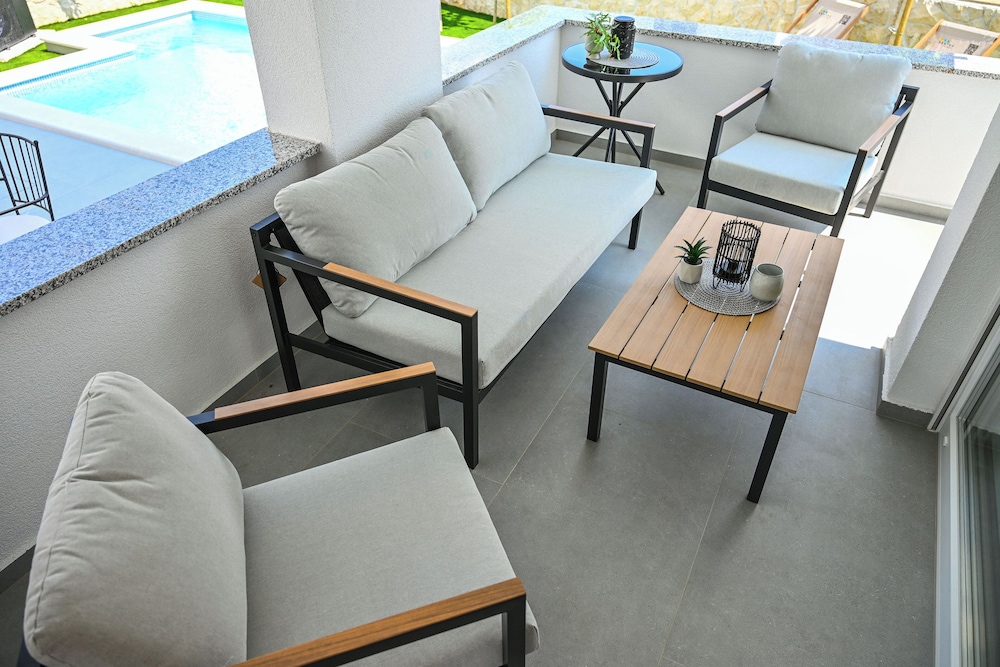 Nova Luxury Residence apartment with private heated pool