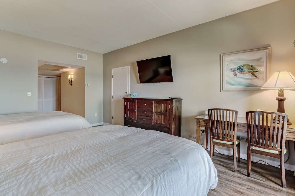 328 Sandcastle 1 Bedroom Condo by RedAwning view 5