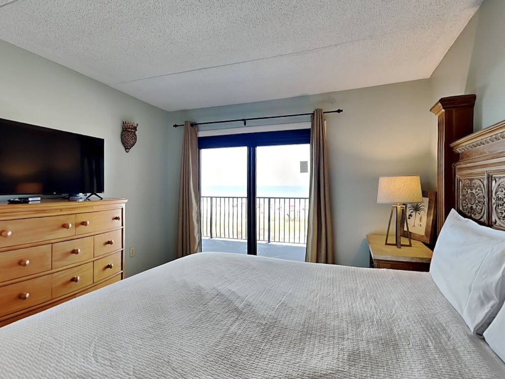 Ocean Breeze West by Southern Vacation Rentals