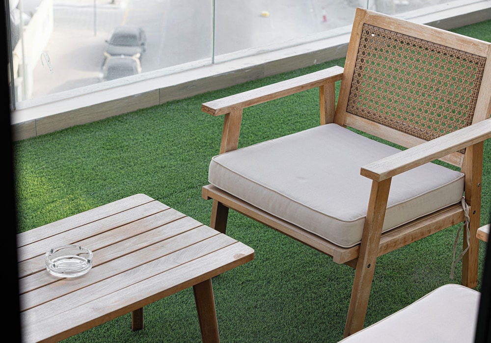 Relaxing & Bright 1BR in JVC