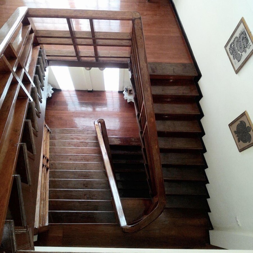 Srisomboon Hostel