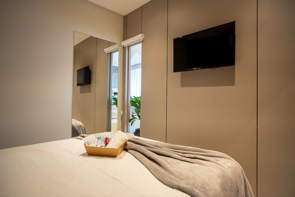 Elegance Residence