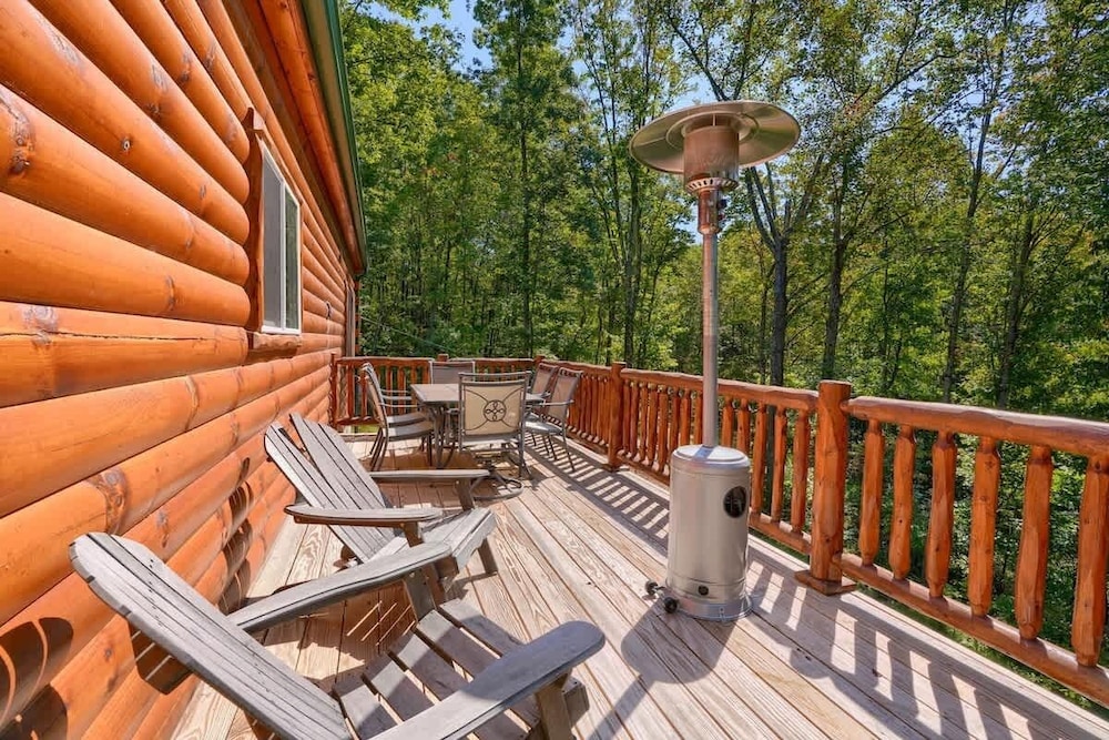 Seven Pines Cabin - Secluded in Hocking Hills