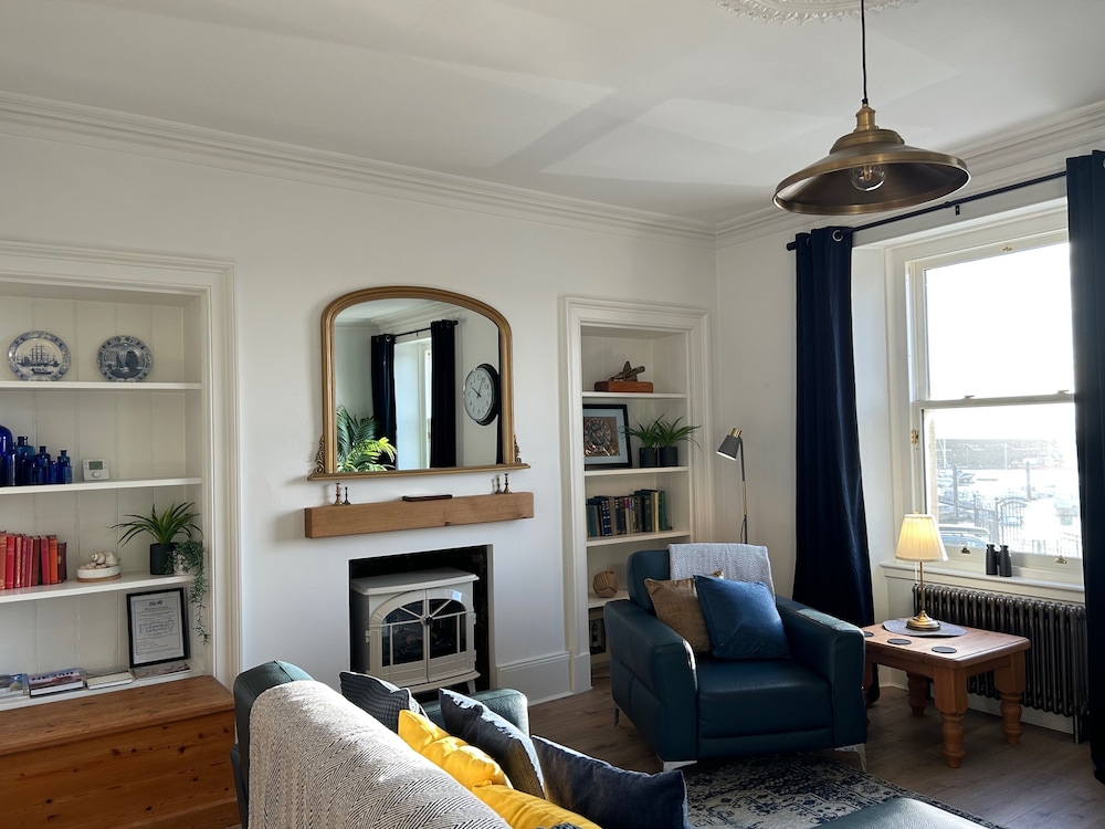 Seaview 2-bed Apartment on Anstruther Harbourfront
