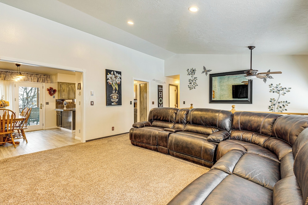 Fenced Yard, Patio: Family-friendly Pocatello Home