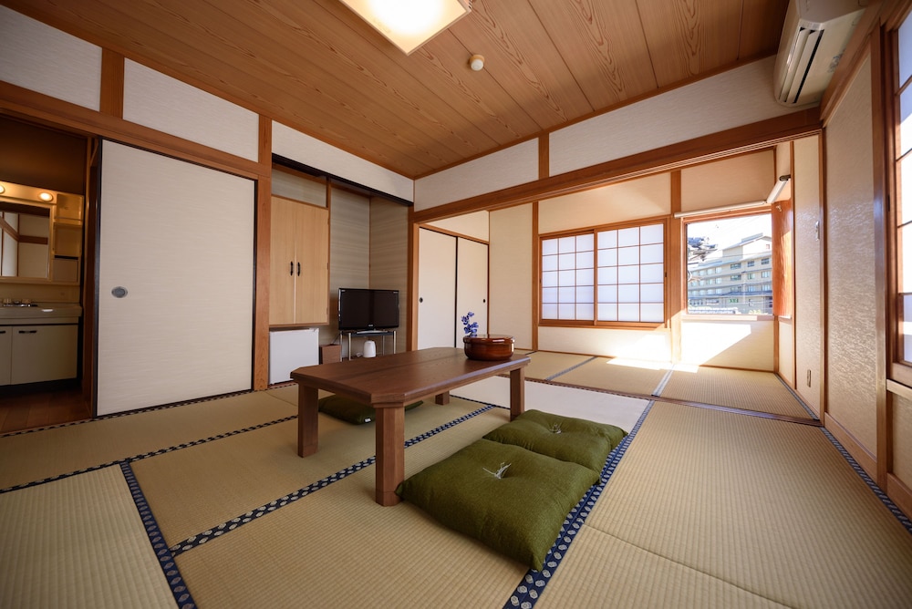 Yufuin Ryokan Okaeri