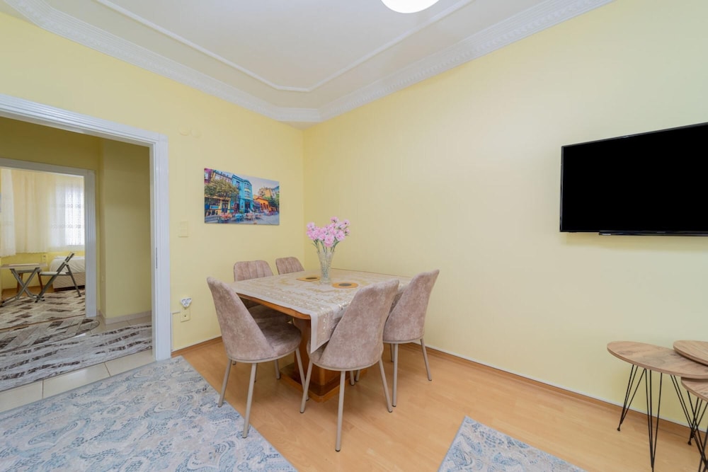 Central Fully Furnished Flat in Antalya Kepez