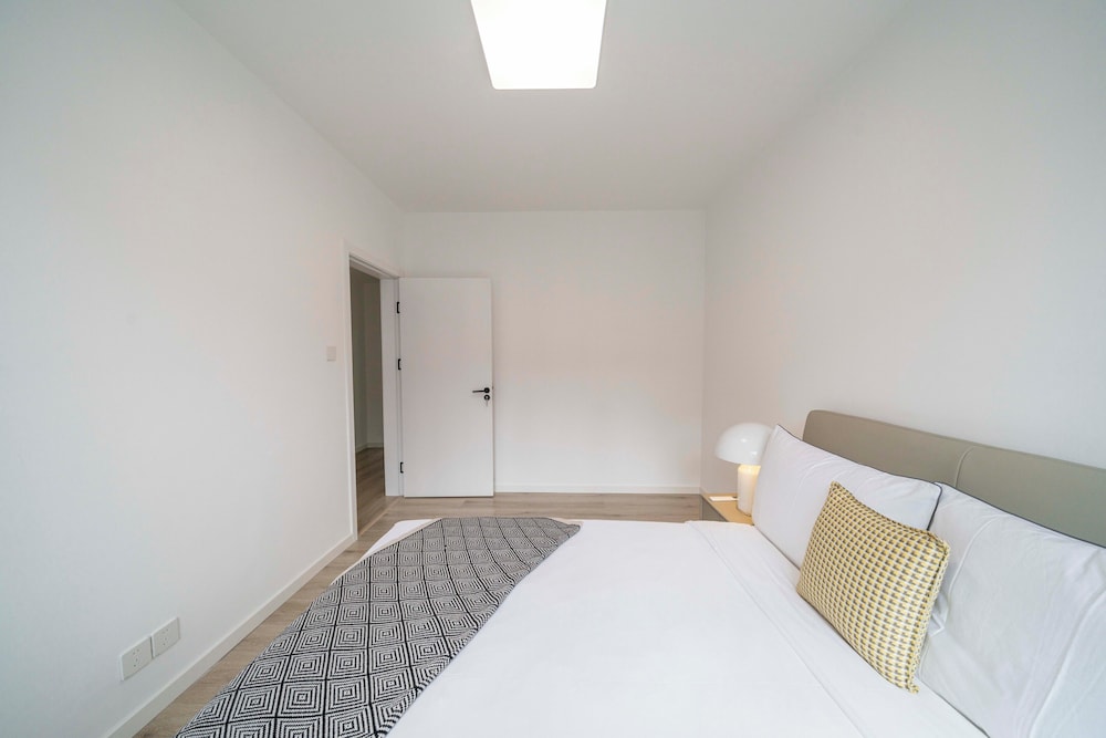 Tyms 2BR APT Hongqiao Paris Classic