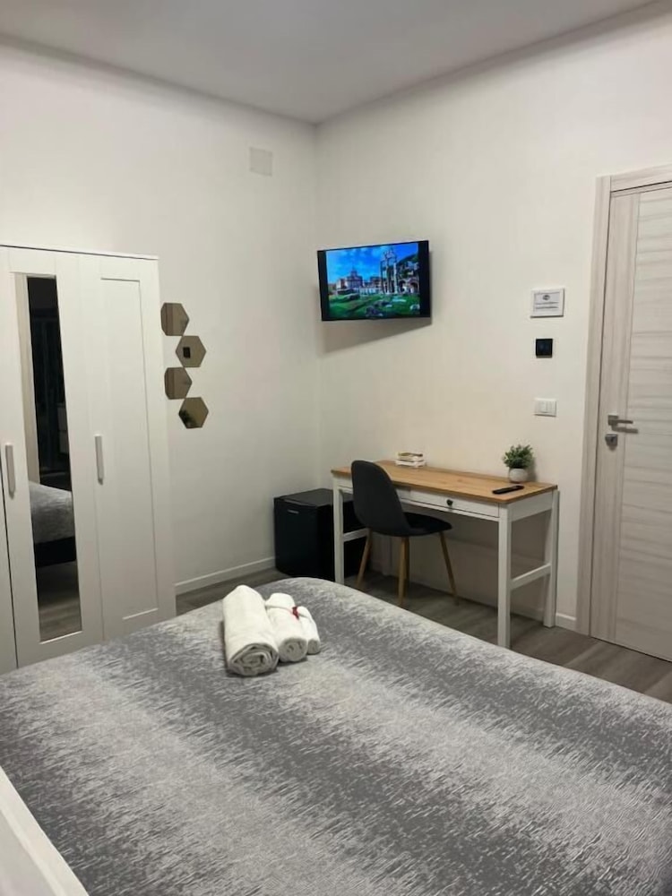 Tiburtina Urban Rooms