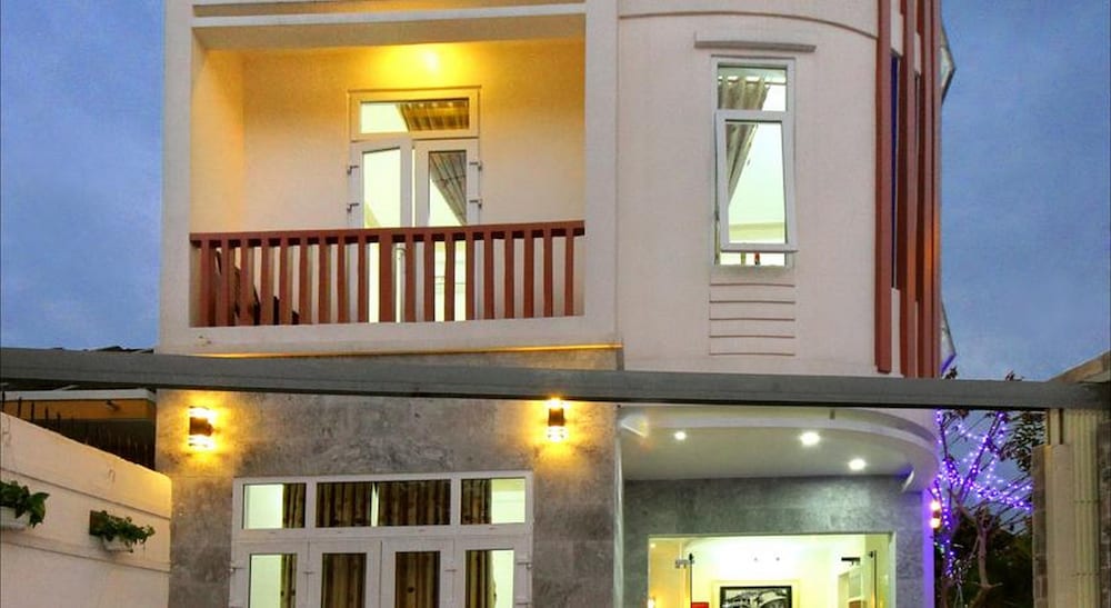 Center Homestay