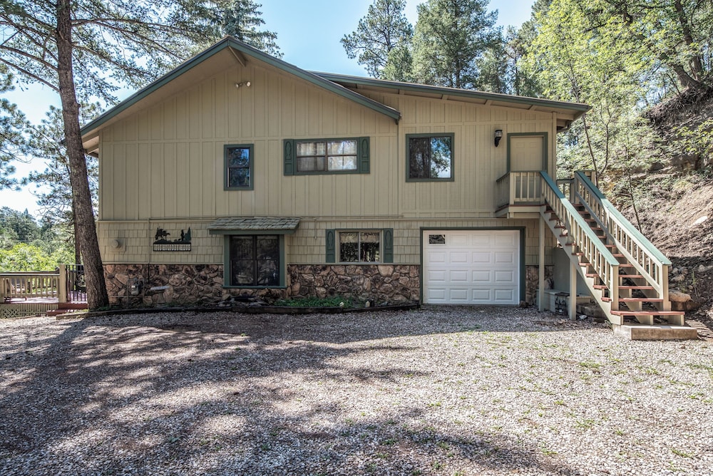 Tis Holiday Haus by Ruidoso Vacation Rentals