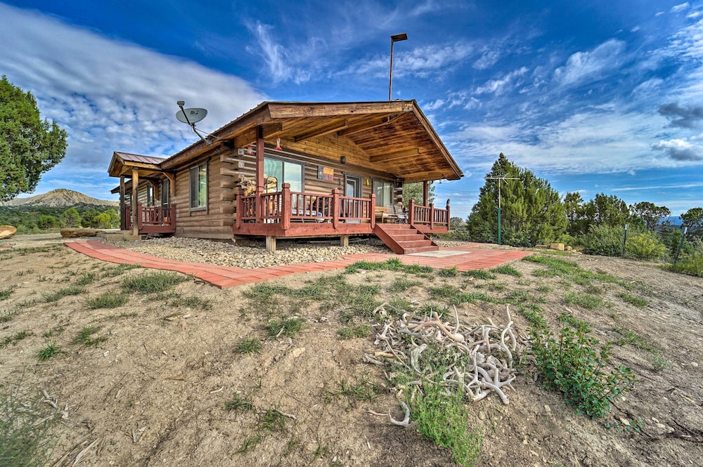 Sprawling Mountain-view Cabin: 5 Mi to Mesa Verde view 5