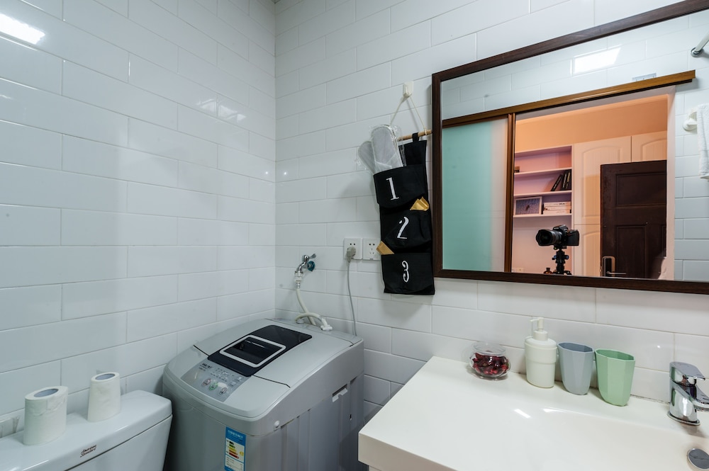 Qiyu Homestay - West Nanjing Road Branch