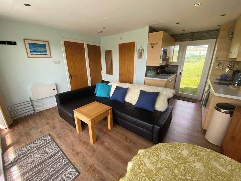 Snowdonia 1-bed Chalet, Sleeps 2, Stunning Views