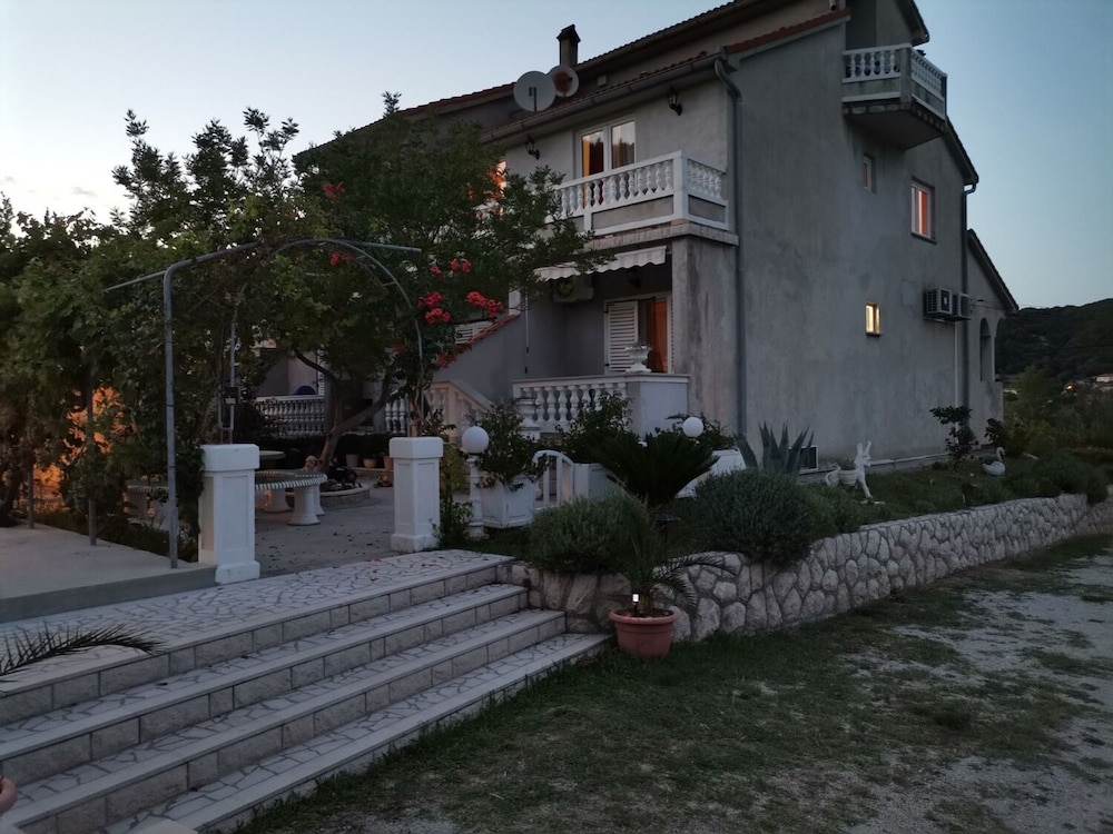 Photo 29