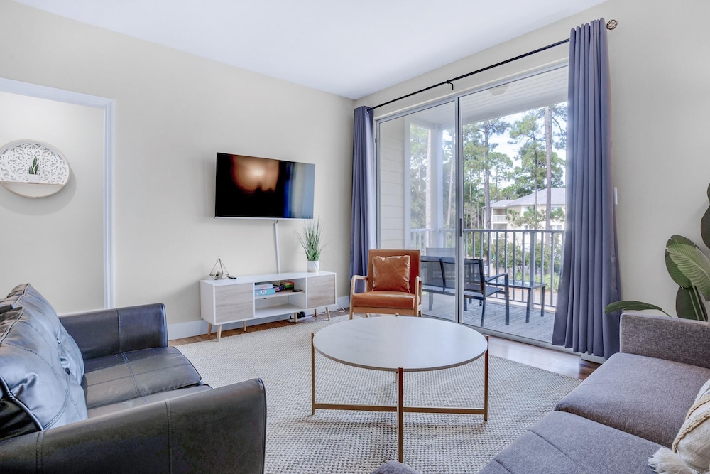 Pointe of View 407- Penn's Paradise view 3