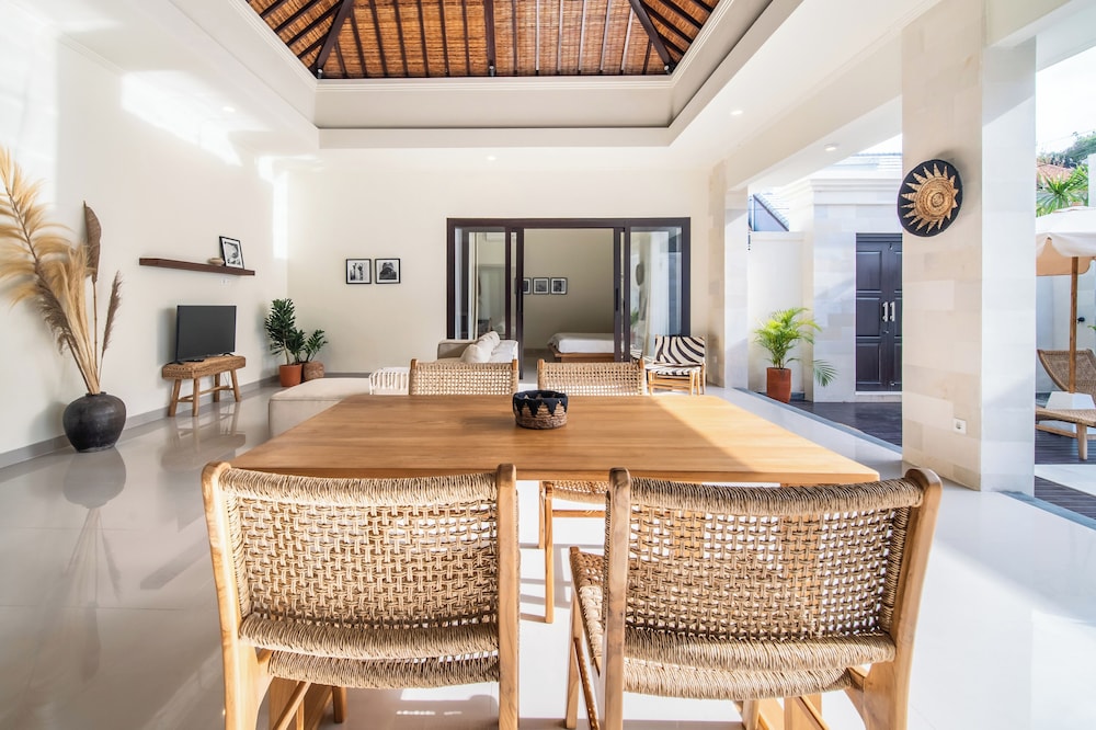 Calmaan Villa By Betterplace
