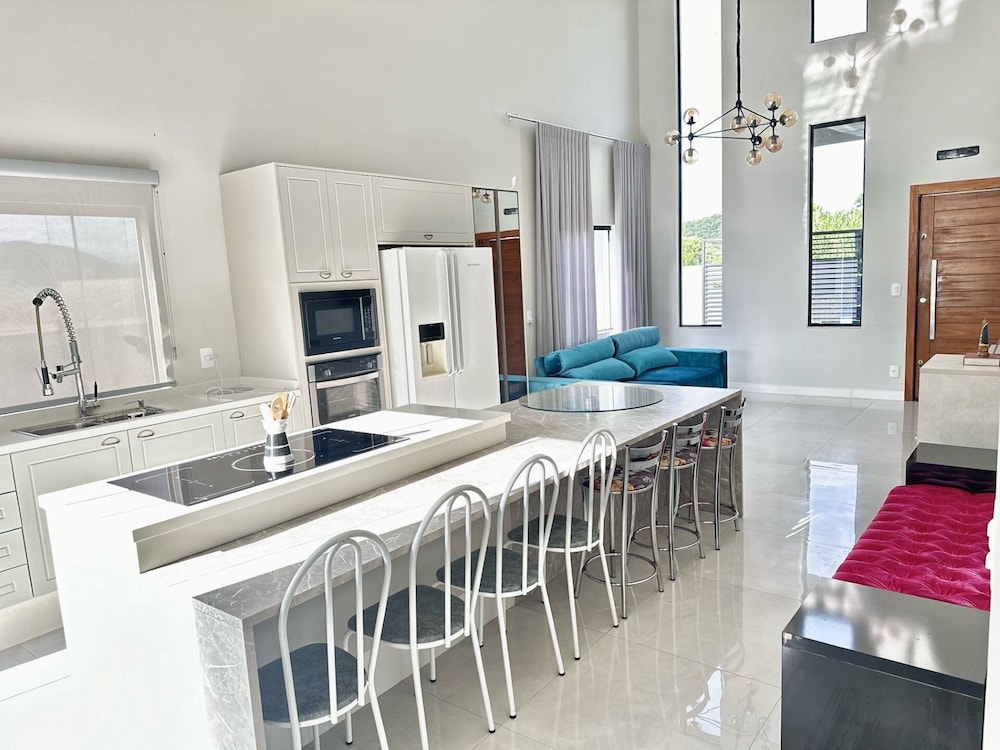 Casa luxuosa De Piscina e Hidromassagem