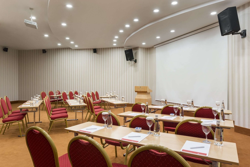 Ramada Plaza by Wyndham İzmir - Image 24