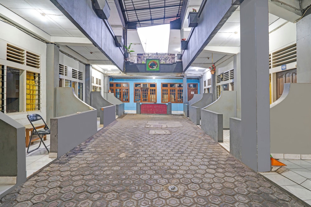 OYO 94802 Hotel Prima