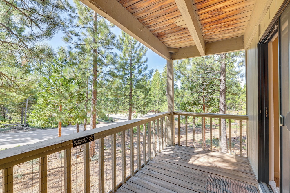 5 Mi to Northstar Resort! Multi-level Family Condo