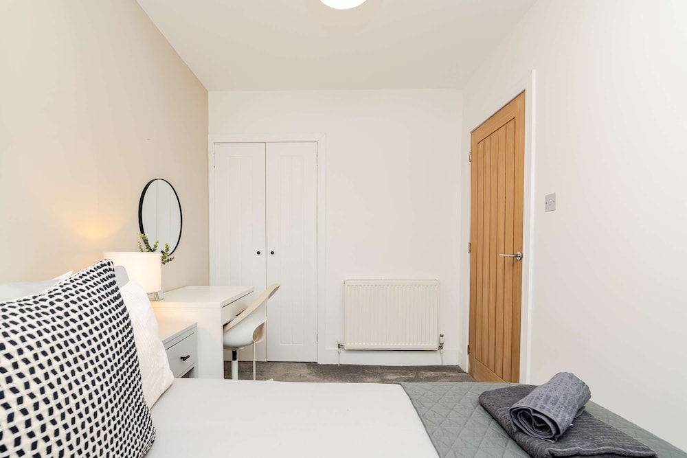 3 Bedroom House-free Parking