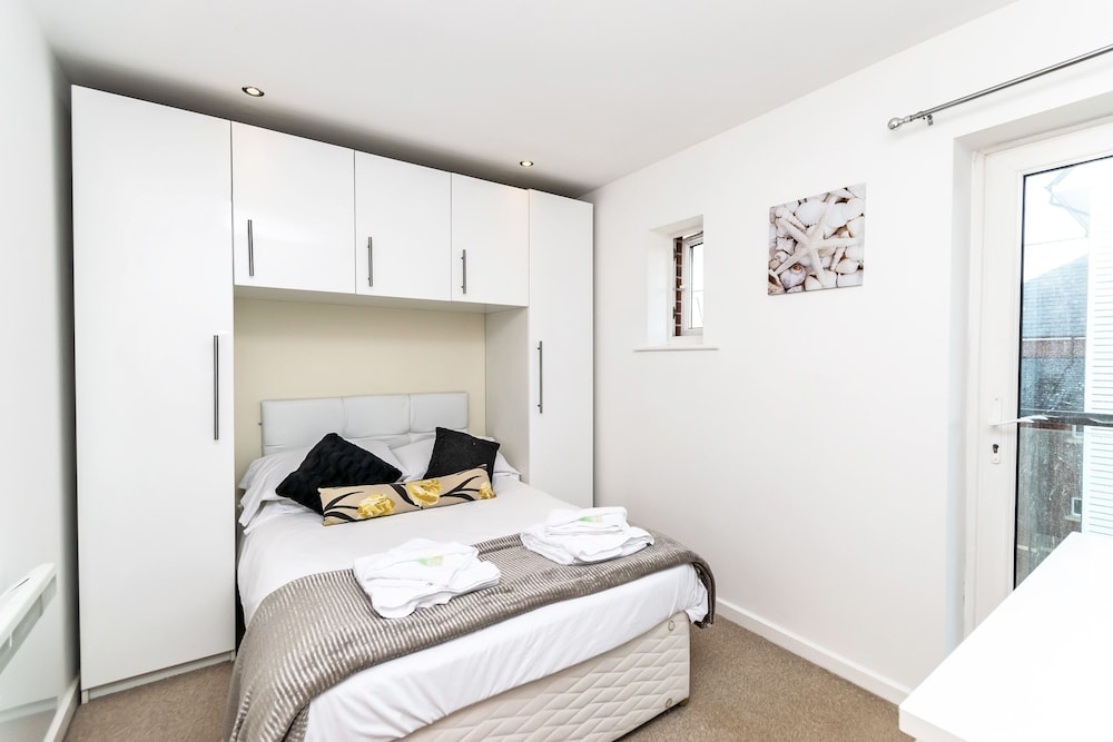 Racecourse Serviced Apartments