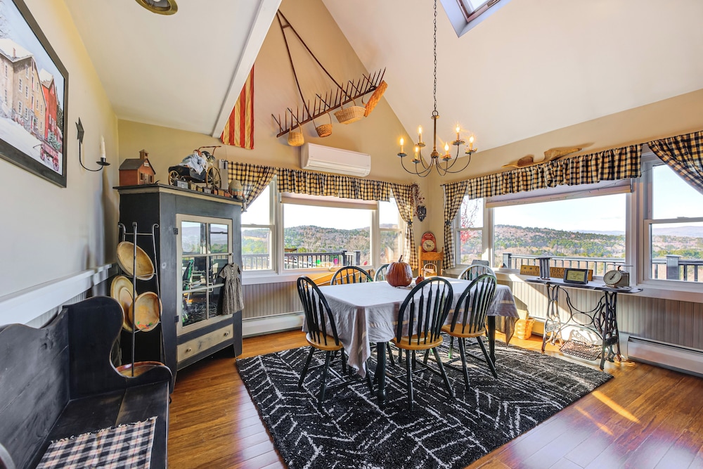 Hot Tub, Fire Pit & Grill: Remote Springfield Home