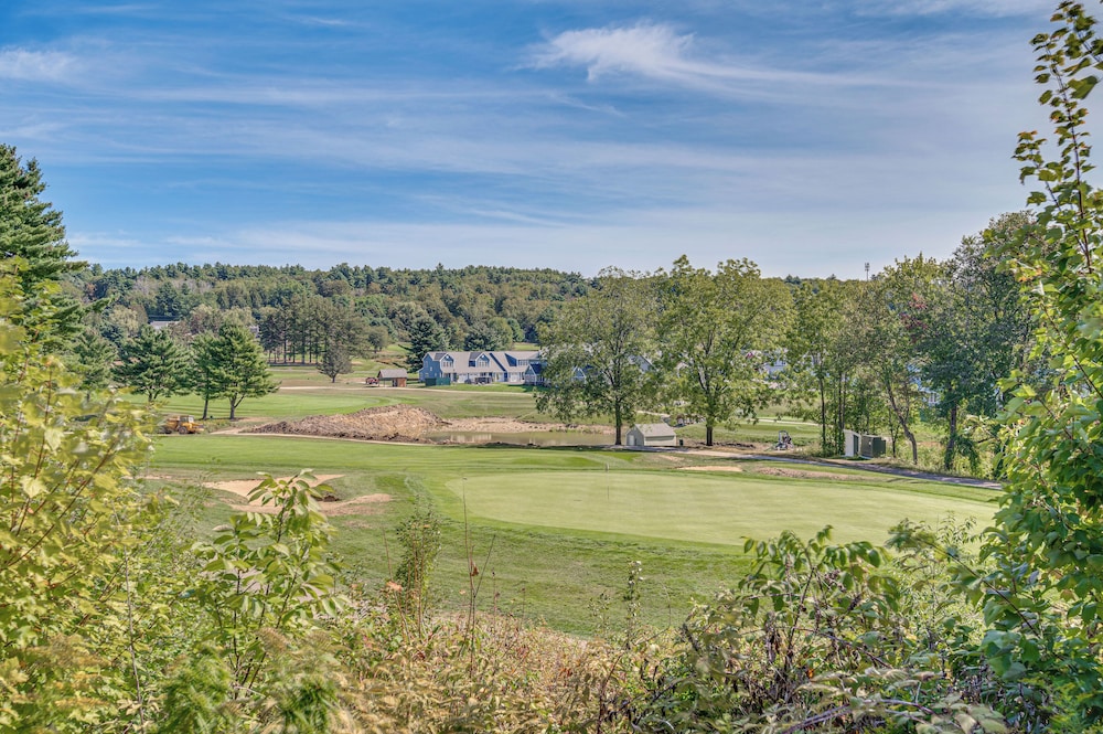 Golf, Hike & Explore: Family Home in Pembroke!