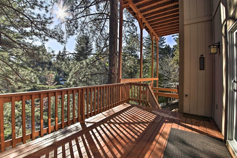 Sugar Bear Lodge w/ Game Room - 5 Mi to Village! view 3