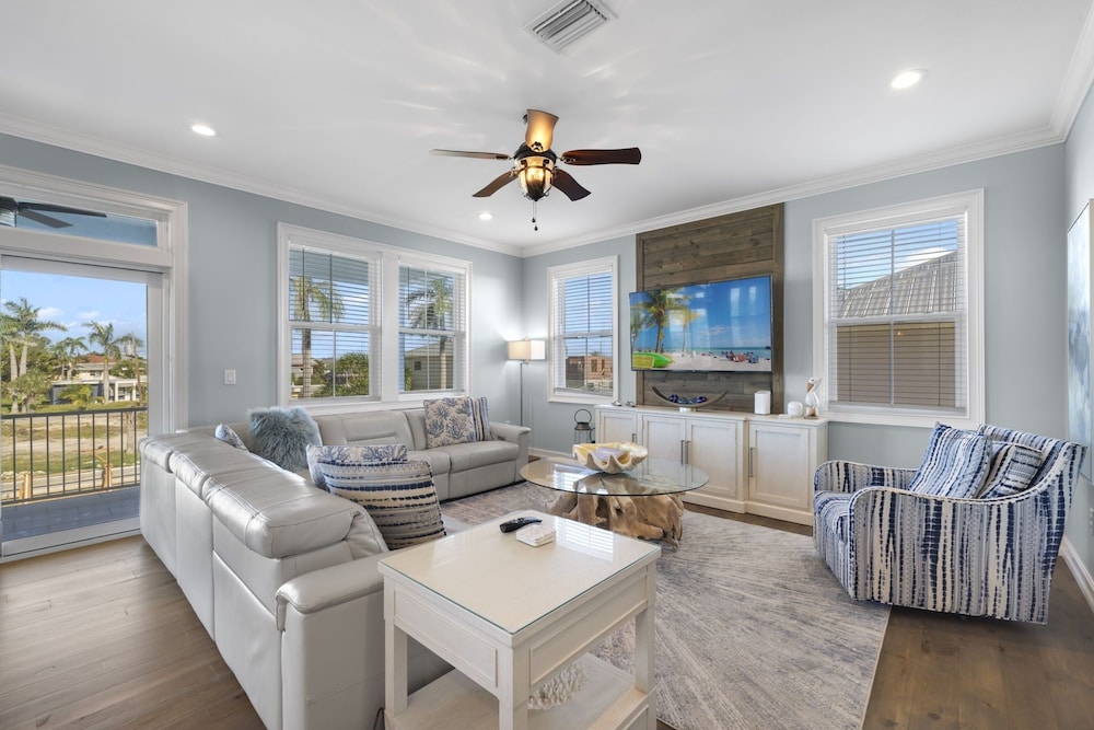 143 Catch And Relax: 5br Home W/ Pool & Spa! 5 Bedroom Home