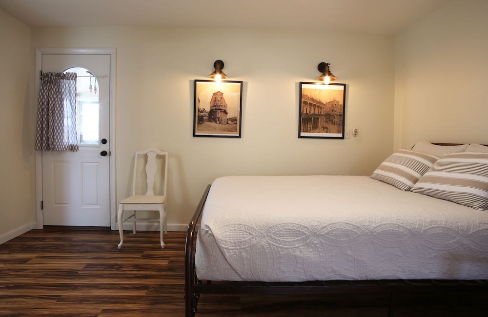 Eureka Springs Vacations - Tower House Inn - Property Image 17