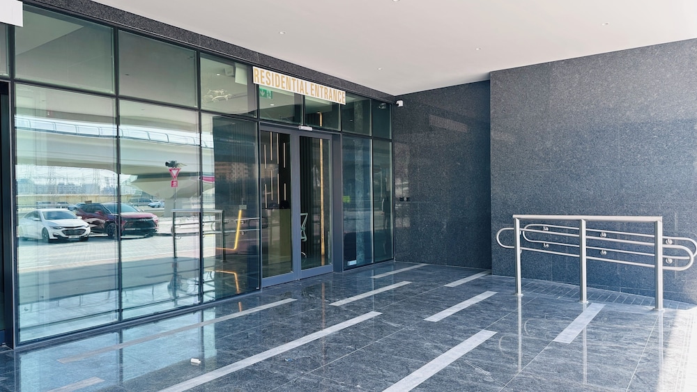 Luxurious apartments at JLT by Checkmy