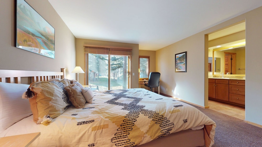 Snowcreek V #1002 2 Bedroom Condo
