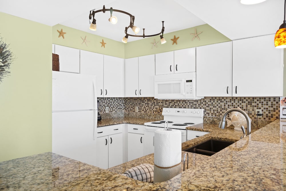 Pelican Beach Resort by Panhandle Getaways