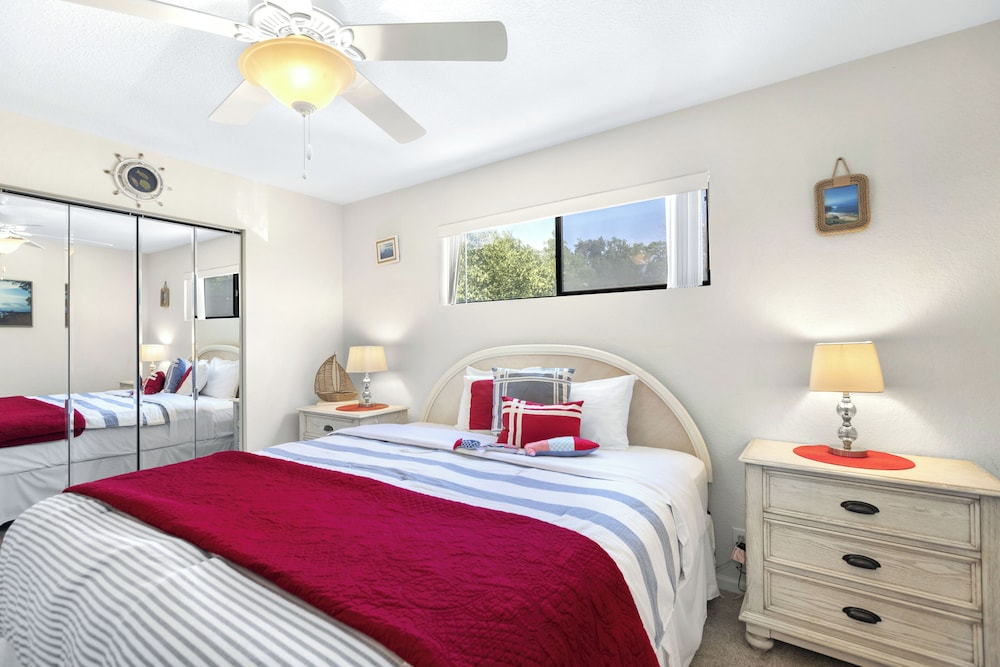 The Nook at Weston Point - Cozy Condo Getaway