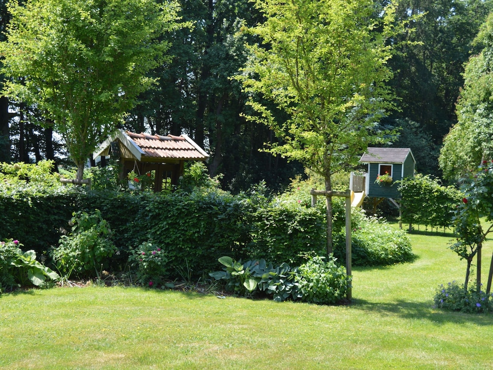 Lindern Woodland Mansion