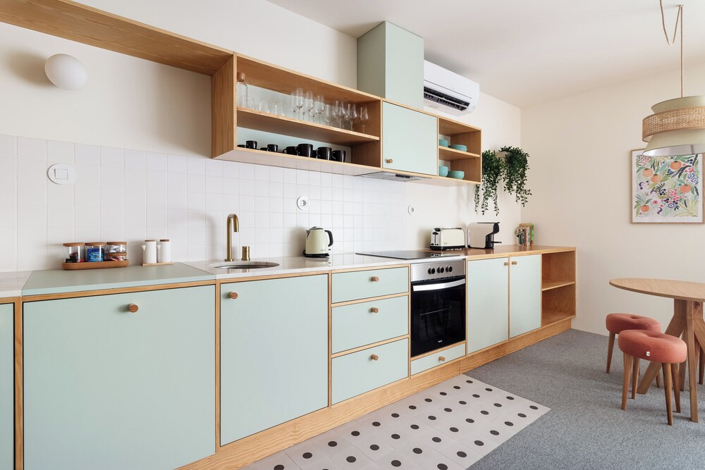 Alegr3 · Trendy & Charming Apartment