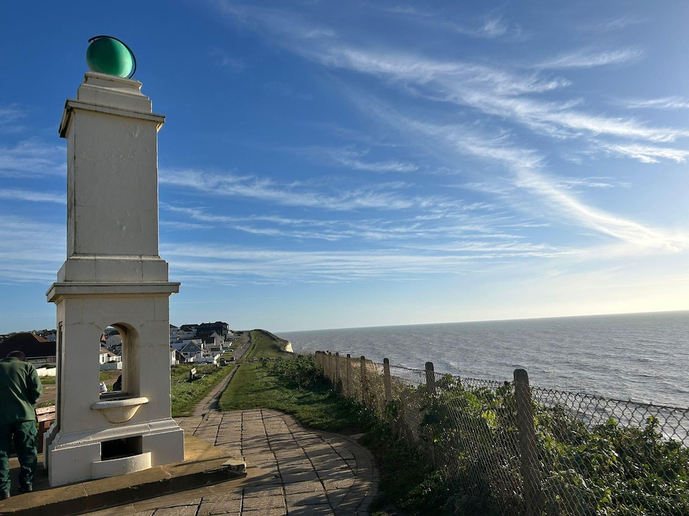 Ocean Side With Free Parking By My Getaways