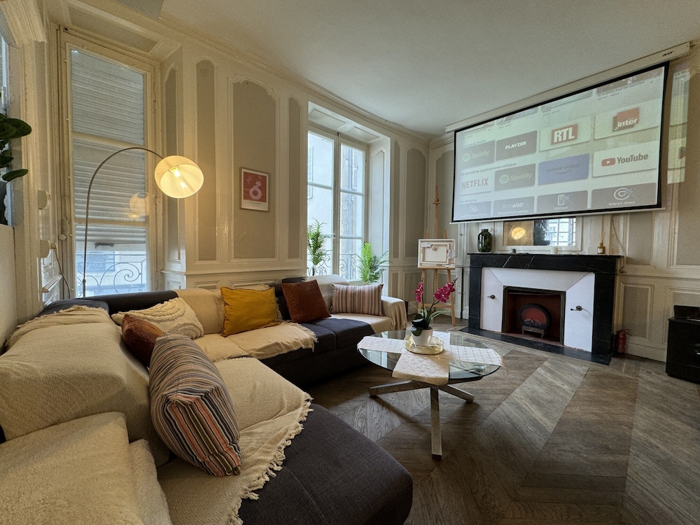 Villa in Le Mans Near Plantagenet City
