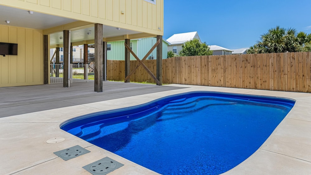 Dreezy's Hideaway by Southern Vacation Rentals