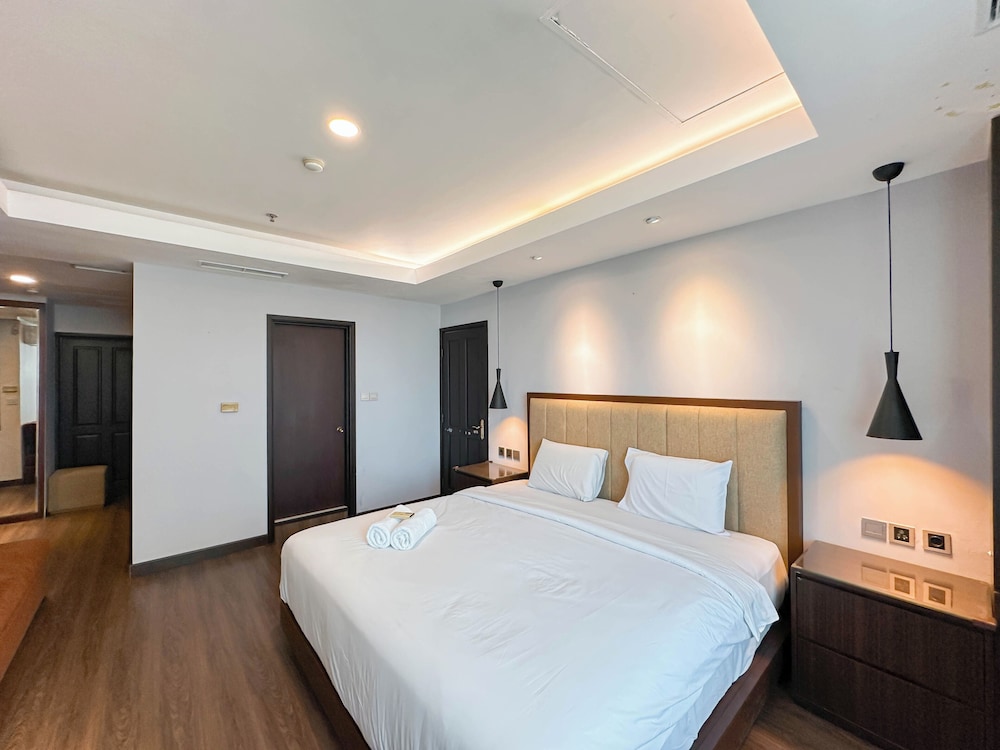 Spacious And Strategic Location 3Br At Kondominium Regensi Apartment
