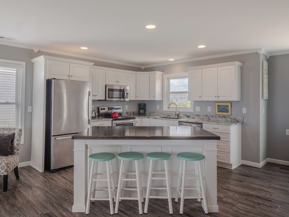Pelican Palms by Topsail Realty