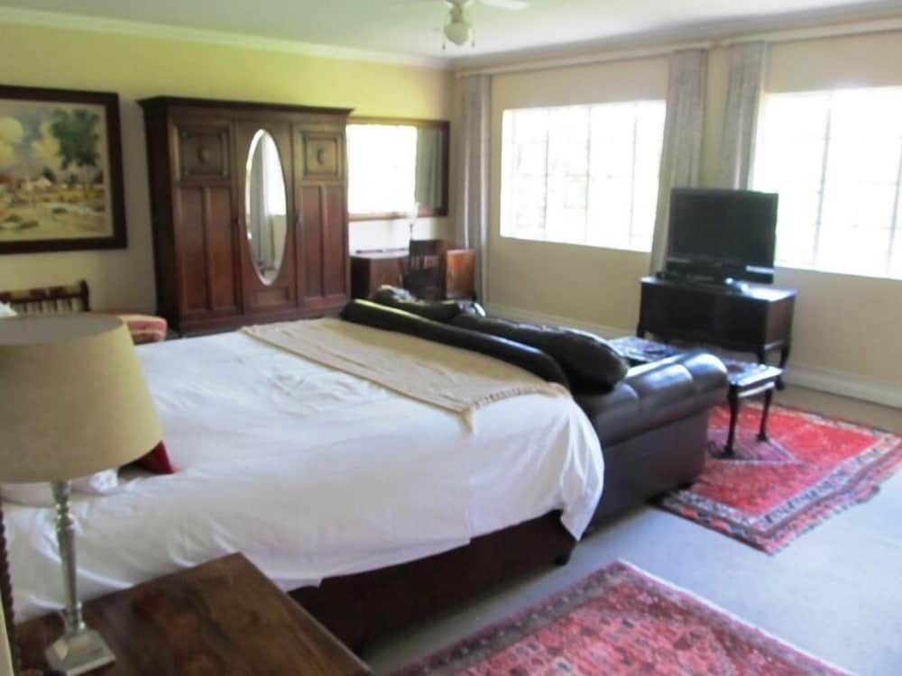 Acacia House