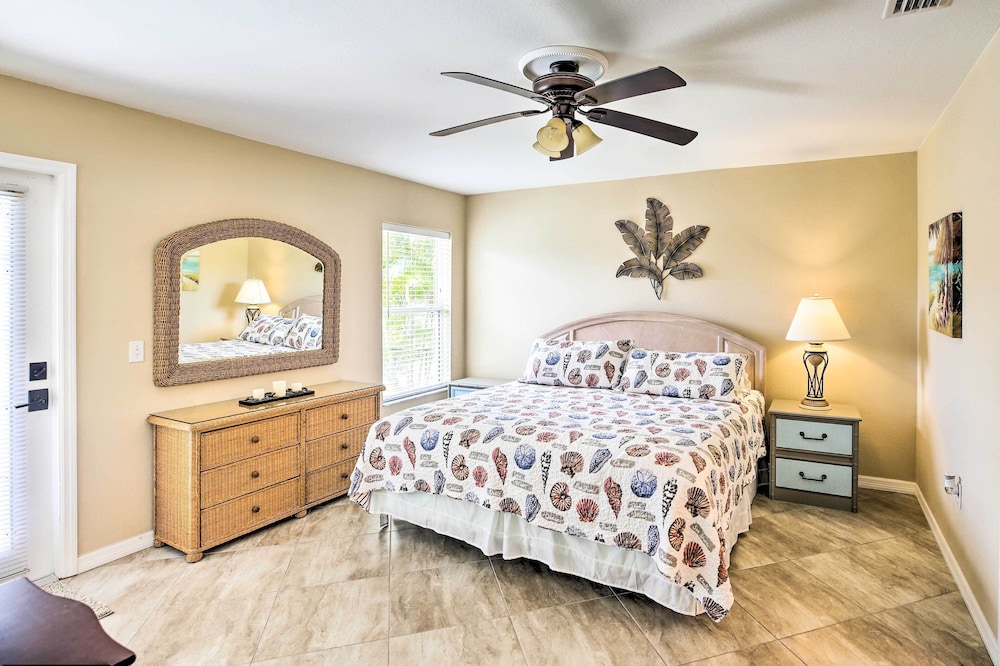 Dock & Canal Access: Cape Coral Family Home view 5
