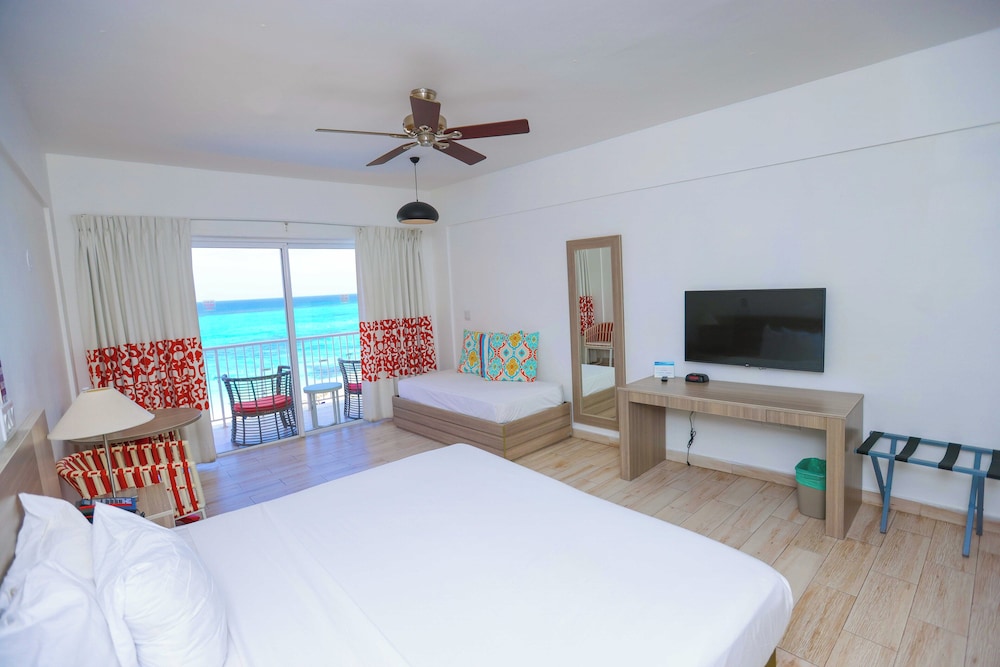 Grand Decameron Montego Beach, A Trademark All-Inclusive Resort photo 29 of 70