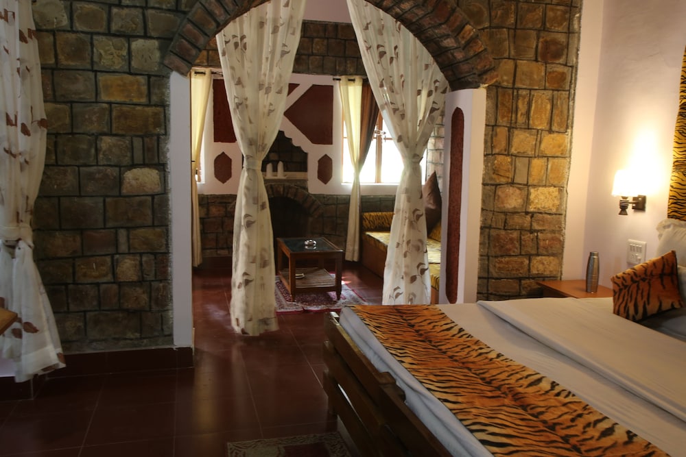 Mogli Jungle Resorts Bandhavgarh view 4