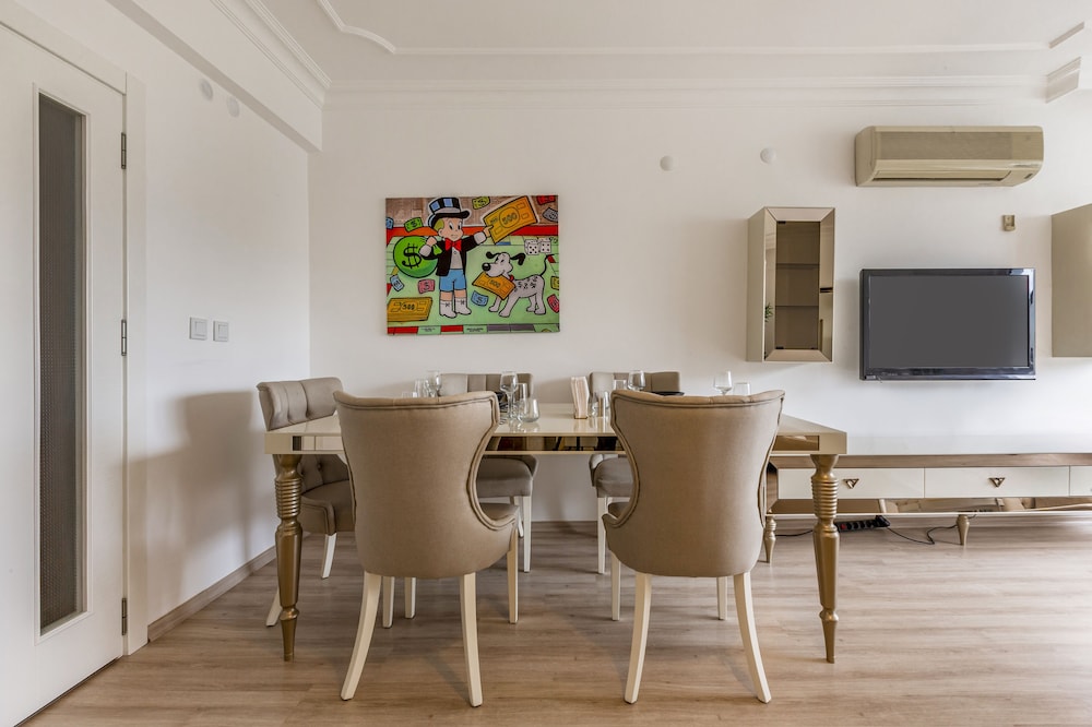 Melissa's Suites